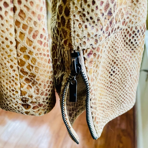 Dialogue Faux Snake Print Zippered Jacket—Small - Picture 6 of 7